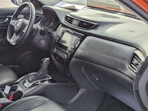 Used 2020 Nissan Rogue SL w/ Premium Package image 33