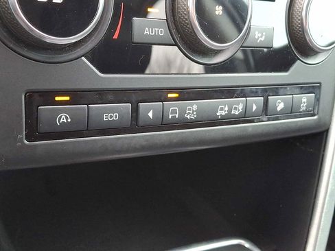 Used 2017 Land Rover Discovery Sport SE image 20