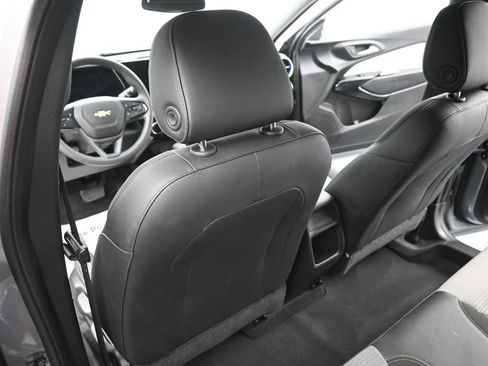 Used 2025 Chevrolet Trax LT image 17