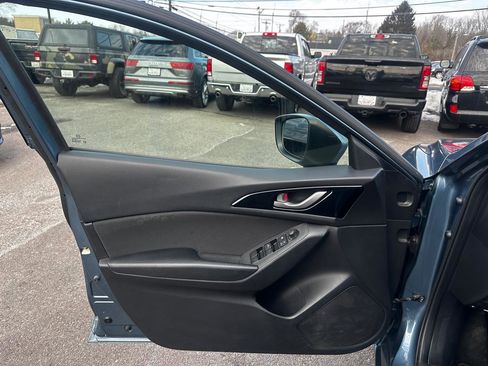 Used 2015 MAZDA MAZDA3 i Touring image 17