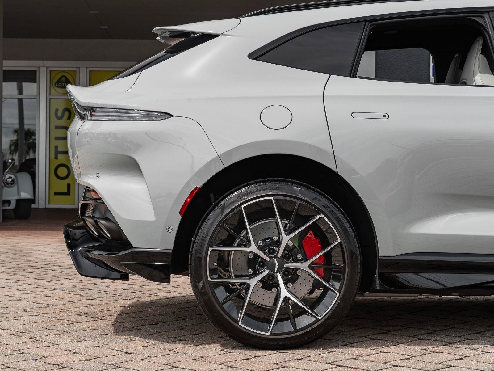Used 2025 Aston Martin DBX 707 AWD/4WD image 47