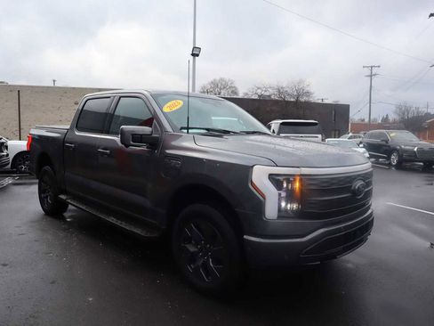 Used 2023 Ford F150 Lightning Lariat image 12