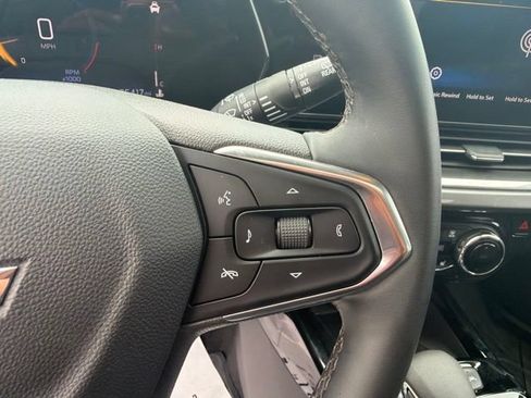 Used 2025 Chevrolet Trax ACTIV w/ Sunroof Package FWD image 29