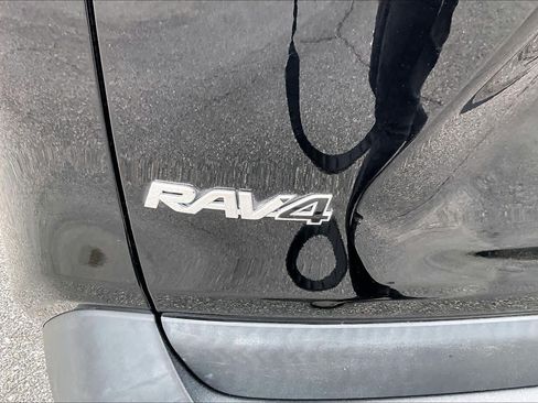 Used 2023 Toyota RAV4 LE AWD/4WD image 30