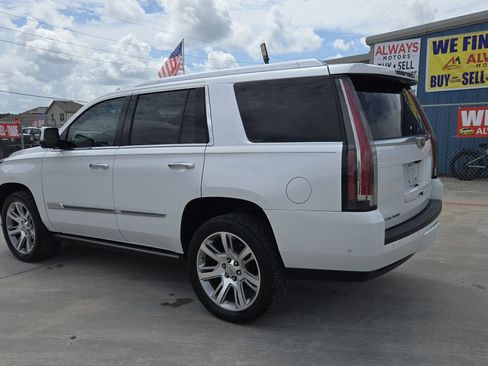 Used 2017 Cadillac Escalade Premium Luxury image 12