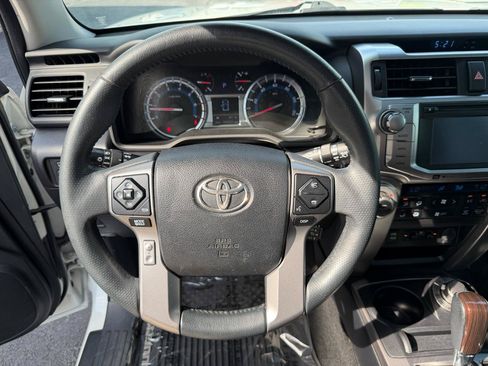 Used 2018 Toyota 4Runner Limited AWD/4WD image 28