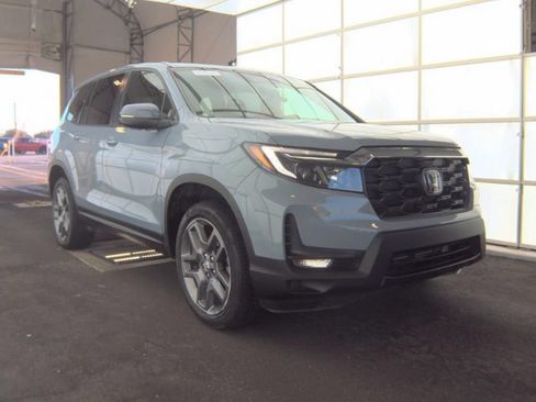 Used 2023 Honda Passport EX-L image 4