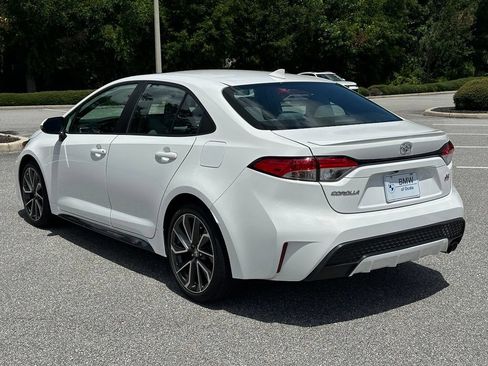 Used 2022 Toyota Corolla SE FWD image 3