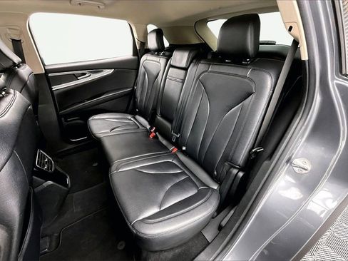 Used 2022 Lincoln Nautilus FWD image 26