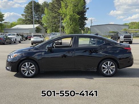 Used 2023 Nissan Versa SV FWD image 2