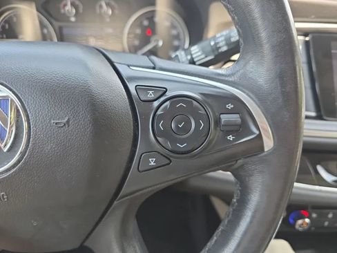Used 2020 Buick Enclave Essence FWD image 19