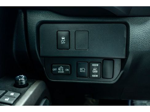 Used 2023 Toyota Tacoma TRD Off-Road w/ Technology Package AWD/4WD image 26