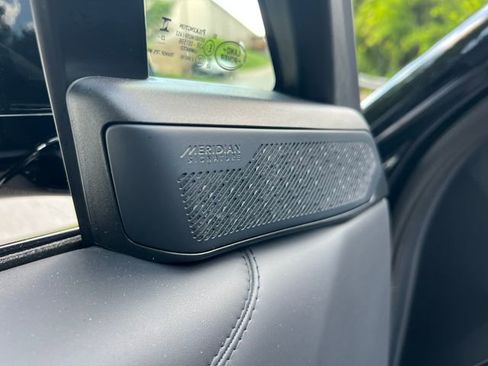 Used 2024 Land Rover Range Rover Long Wheelbase Autobiography image 13