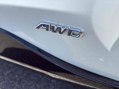 Used 2024 Toyota RAV4 SE w/ Convenience Package image 11