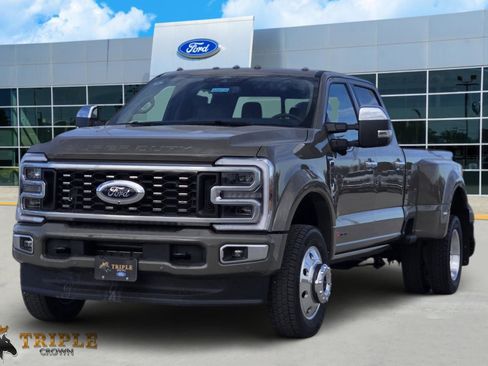 New 2026 Ford F450 Platinum w/ Platinum Plus Package image 2