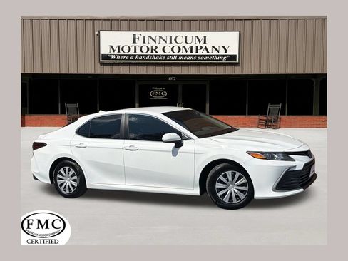 Used 2023 Toyota Camry LE FWD image 1