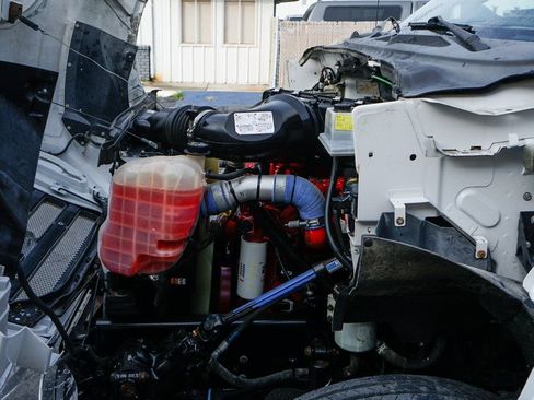 Used 2015 Ford F650 2WD Crew Cab Super Duty image 23