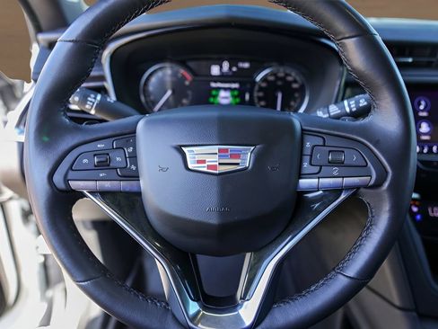 Used 2022 Cadillac XT6 Premium Luxury FWD image 12