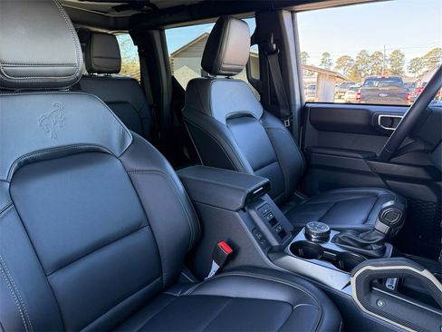 New 2025 Ford Bronco Badlands image 17