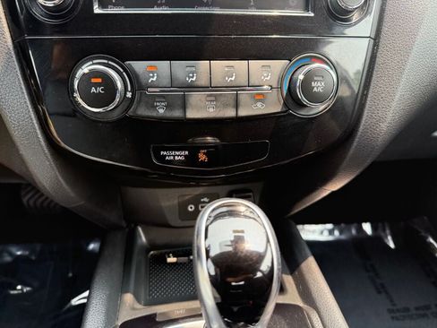 Used 2020 Nissan Rogue Sport S AWD/4WD image 17