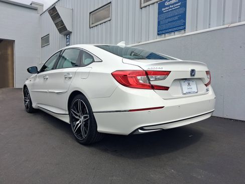 Used 2021 Honda Accord Touring image 3