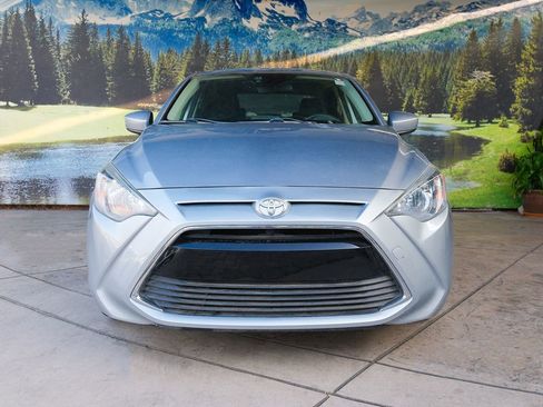 Used 2017 Toyota Yaris iA FWD image 2