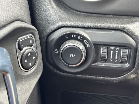 Used 2021 Jeep Wrangler Unlimited Rubicon image 23