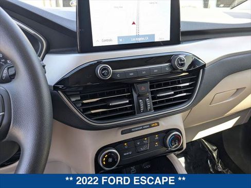 Used 2022 Ford Escape SE FWD image 17
