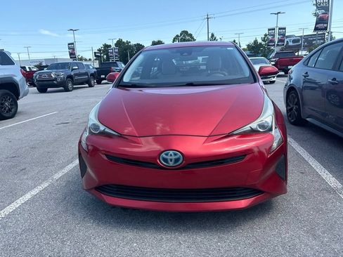 Used 2017 Toyota Prius Three FWD image 3