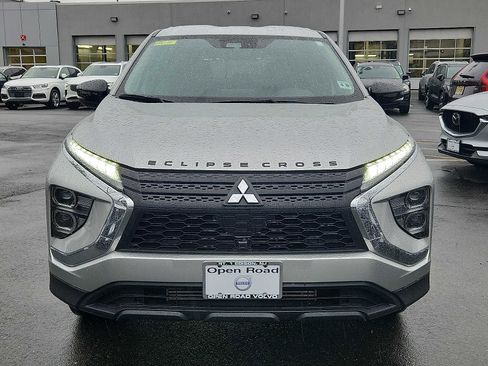 Used 2023 Mitsubishi Eclipse Cross LE image 2