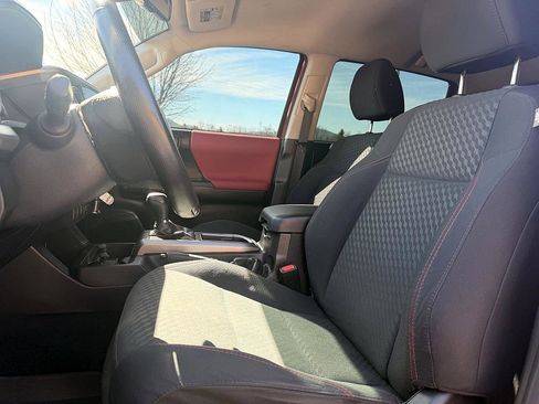 Used 2021 Toyota Tacoma SR5 image 11