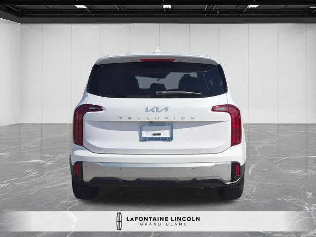 Used 2023 Kia Telluride LX FWD image 4