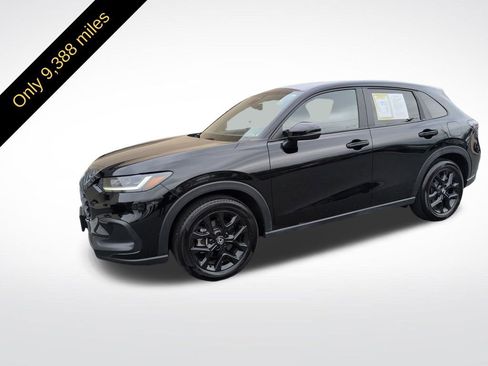 Used 2025 Honda HR-V Sport image 2