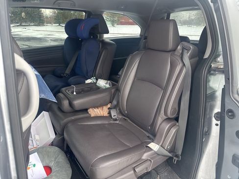 Certified 2023 Honda Odyssey EX-L image 13