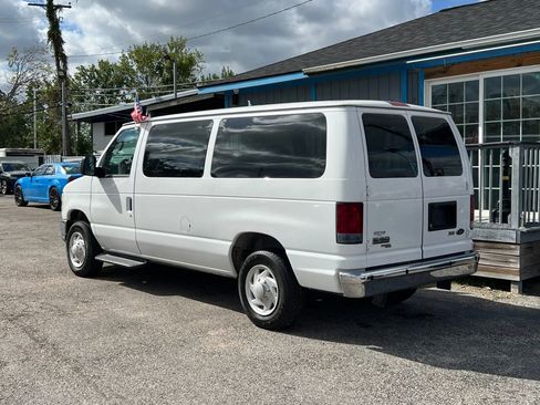 Used 2011 Ford E-150 and Econoline 150 image 8