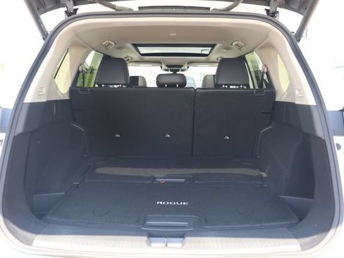 Certified 2025 Nissan Rogue SL w/ Tech Package AWD/4WD image 25