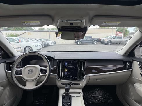 Used 2017 Volvo S90 T6 Momentum w/ Vision Package image 14
