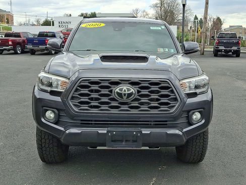 Used 2020 Toyota Tacoma TRD Sport image 2