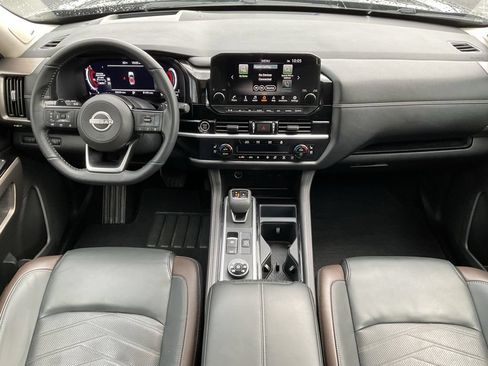 Used 2024 Nissan Pathfinder Platinum w/ Cargo Package AWD/4WD image 17