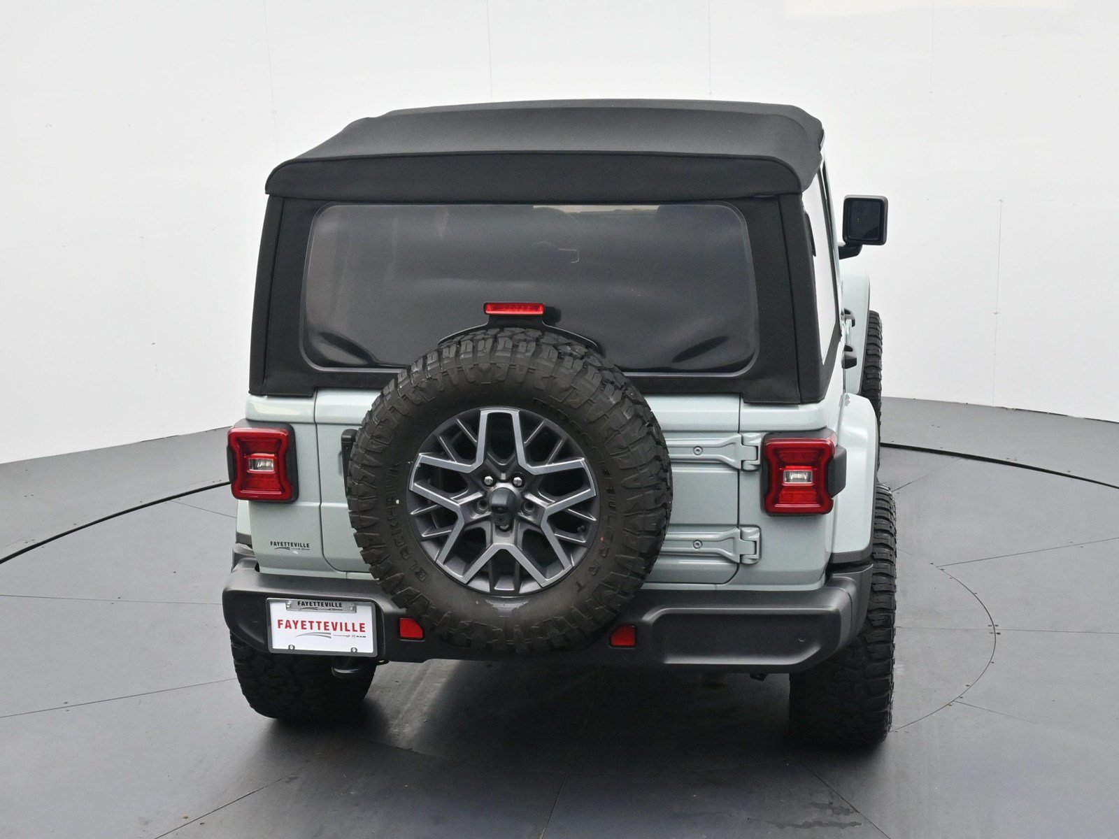 Used 2024 Jeep Wrangler Unlimited Sahara w/ Safety Group AWD/4WD image 21