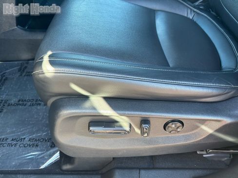 Used 2024 Honda Odyssey EX-L image 13