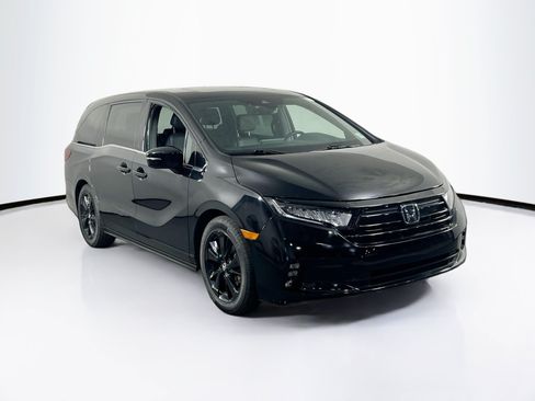 Used 2023 Honda Odyssey Sport image 3