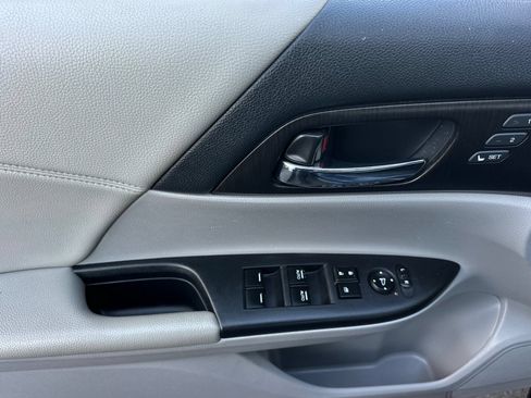 Used 2015 Honda Accord EX-L image 11