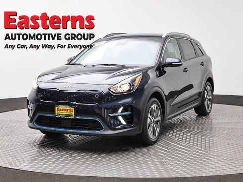 Used 2022 Kia Niro EX w/ Cold Weather Package FWD image 1