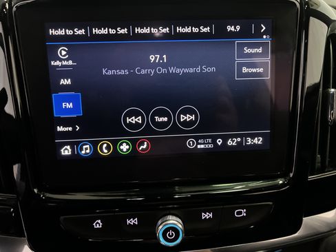 Used 2023 Chevrolet Traverse LT image 19