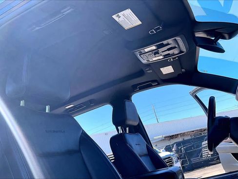 Used 2022 GMC Yukon XL Denali image 14