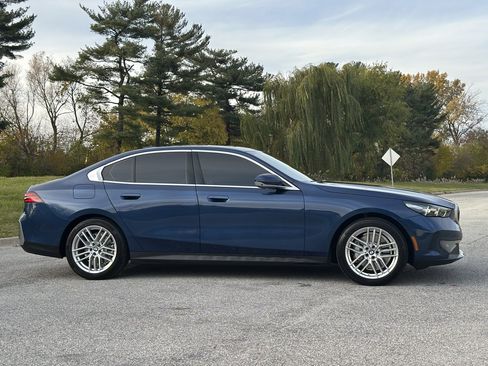 Certified 2024 BMW 530i xDrive w/ Premium Package image 8