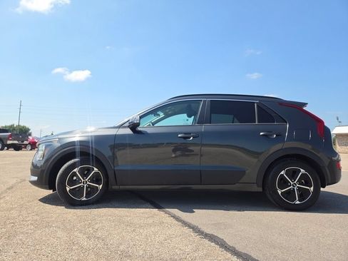 Used 2023 Kia Niro EX FWD image 22