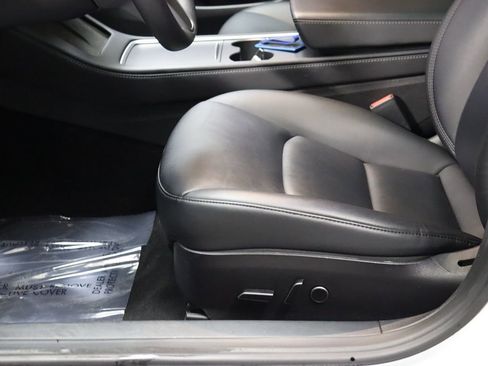Used 2023 Tesla Model 3 Standard Range image 25