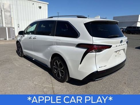 Used 2025 Toyota Sienna Platinum image 10